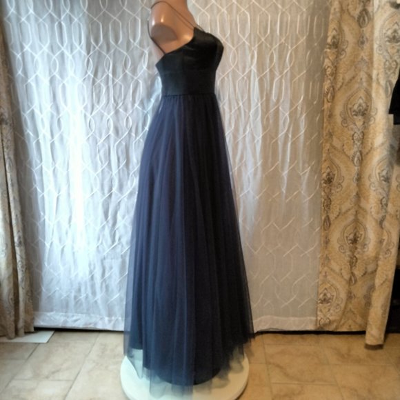 Mori Lee Gown formal tulle in blue navy . Size 4 - Picture 3 of 13